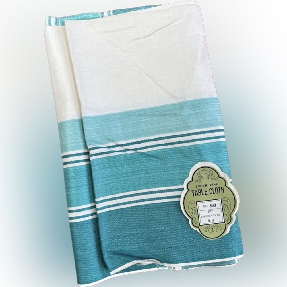 Super Fine IRISH LINEN Woven Tablecloth. Square.